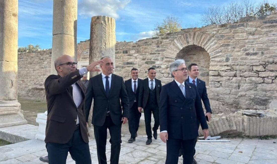 Milli Eğitim Bakan Yardımcısı Ömer Faruk Yelkenci, Muğla'da düzenlenen "Öğretmen