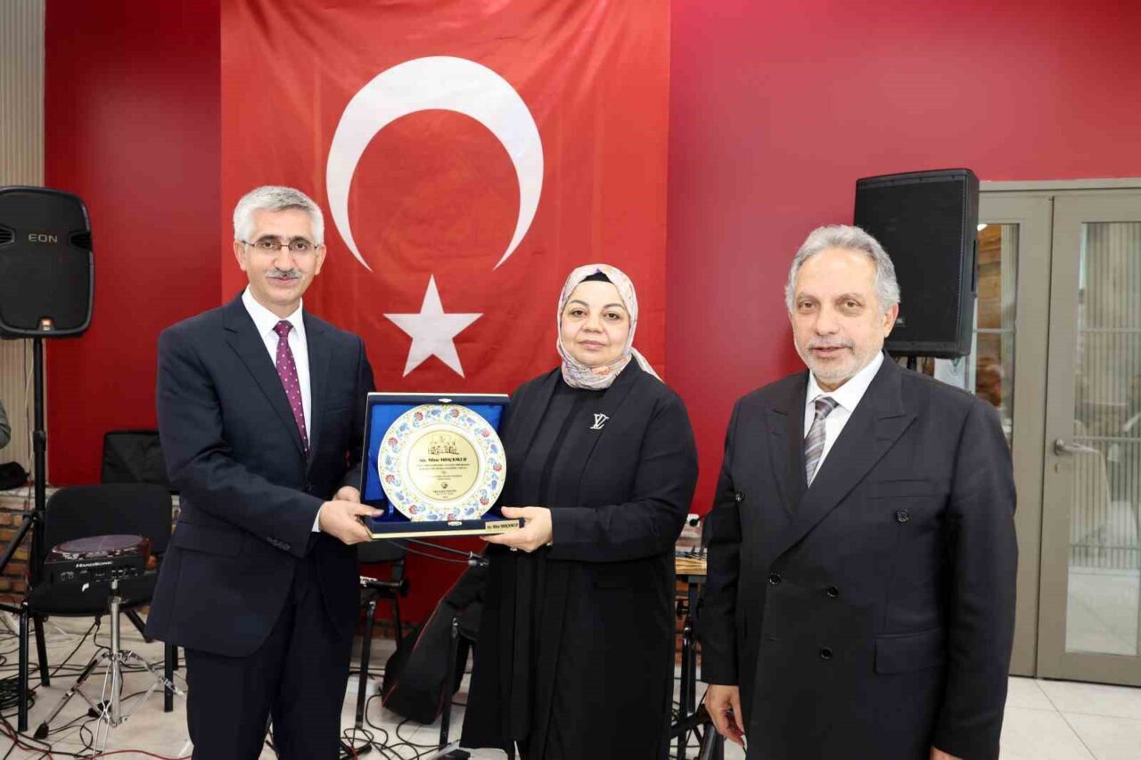 Talas Belediyesinin düzenlediği programda, Milli Eğitim Bakan Yardımcısı Nazif Yılmaz,