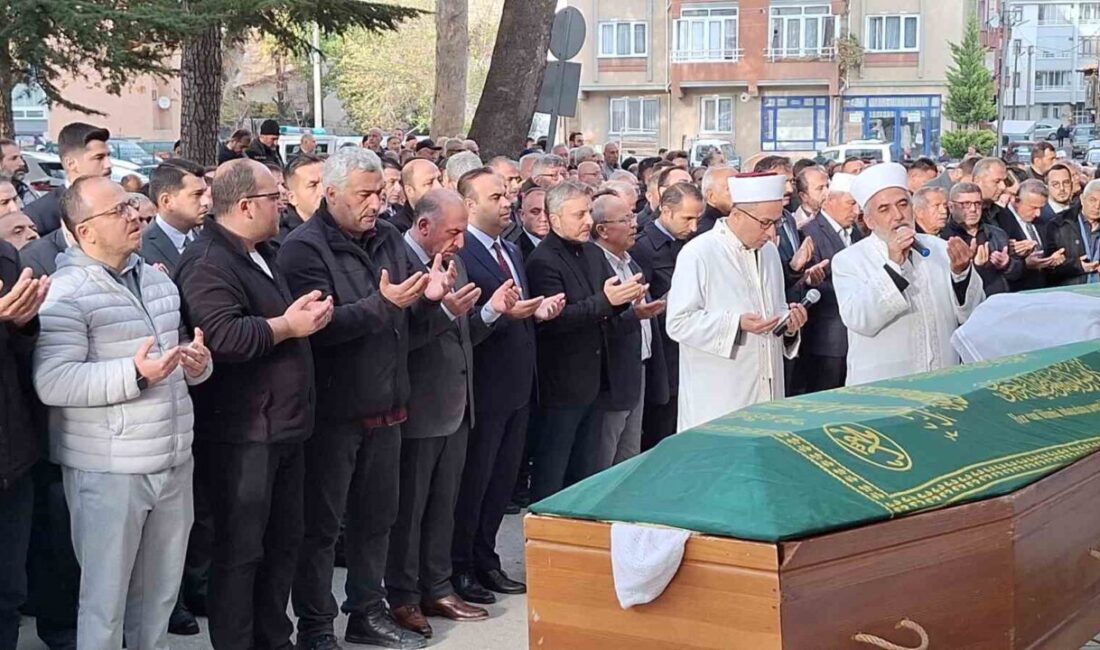 Sanayi ve Teknoloji Bakan Yardımcısı Zekeriya Coştu'nun annesi Bedriye Coştu,