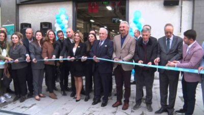 Nilüfer Belediyesi, Balat Mahallesi'nde 49 tezgahlı modern pazar alanını açtı.