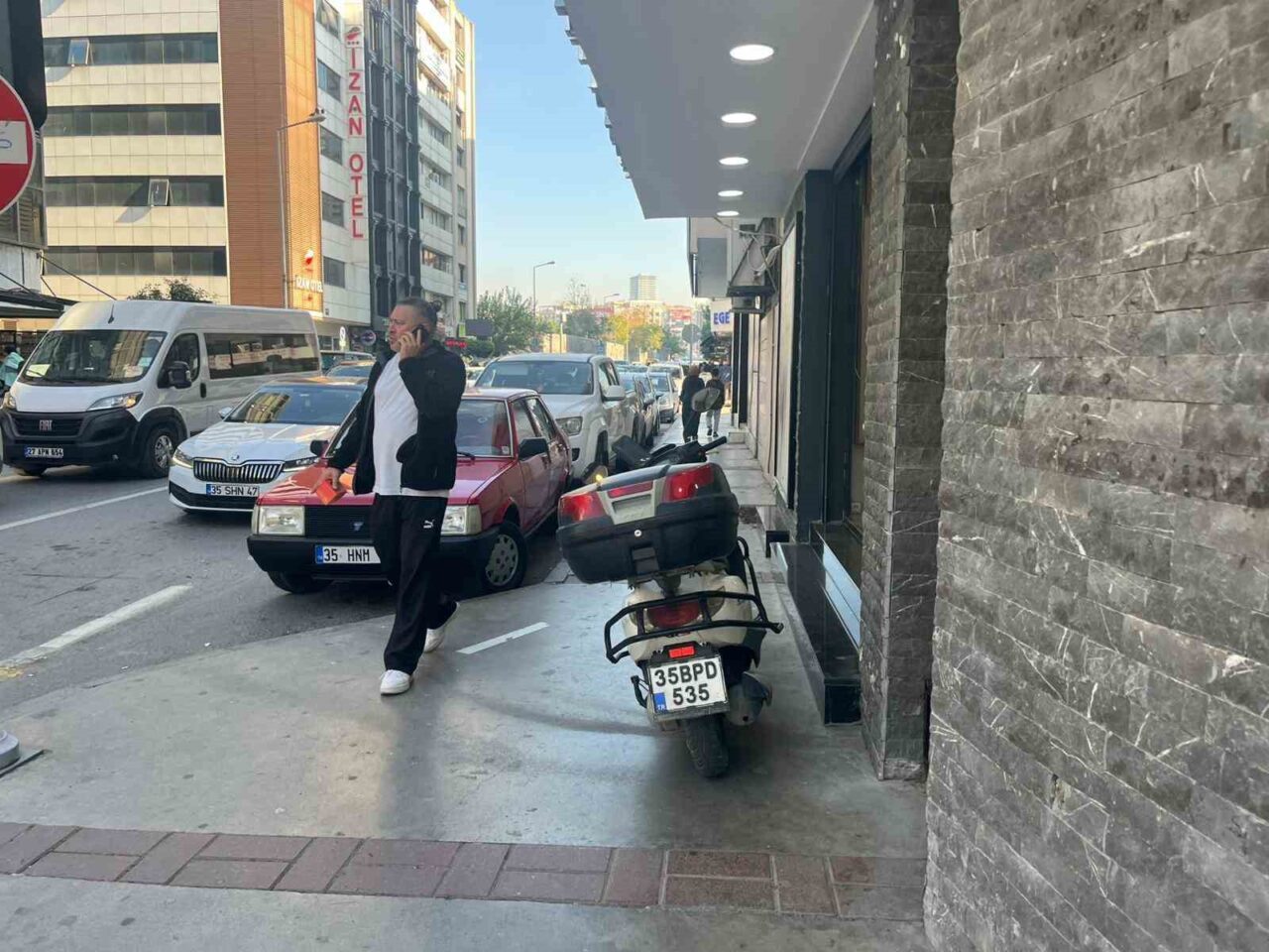 Balıkesir'in Sındırgı ilçesinde saat 15.35'te 5.1 büyüklüğünde bir deprem meydana