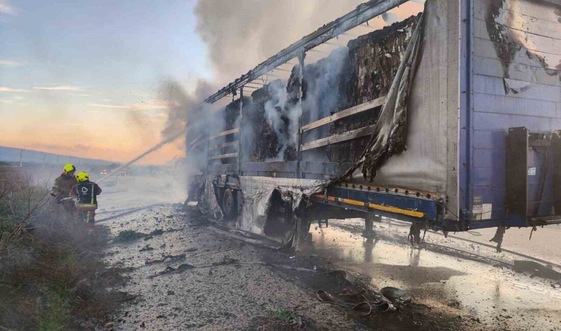 Balıkesir-Bandırma karayolunda, karton yüklü bir tırda yangın çıktı. Yangın, itfaiye