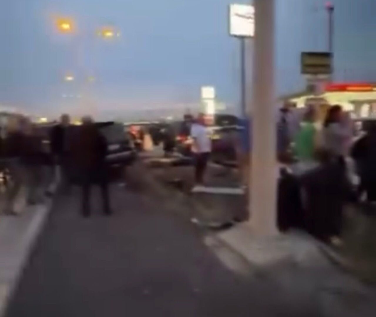 Balıkesir'in Bandırma ilçesinde, aynı yönde ilerleyen 6 aracın karıştığı zincirleme