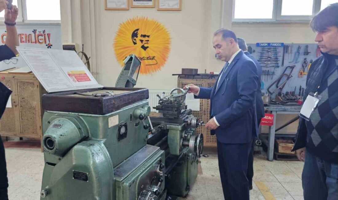 Balıkesir'in Bandırma ilçesinde, Halk Eğitimi Merkezi ve Ticaret Odası iş