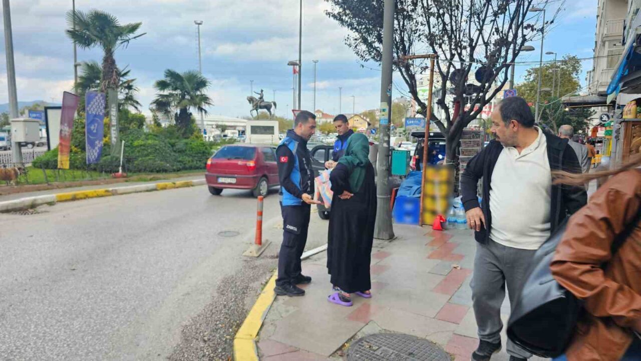 Bandırma'da zabıta ekipleri, vatandaşların duygularını suistimal eden bir kadını suçüstü