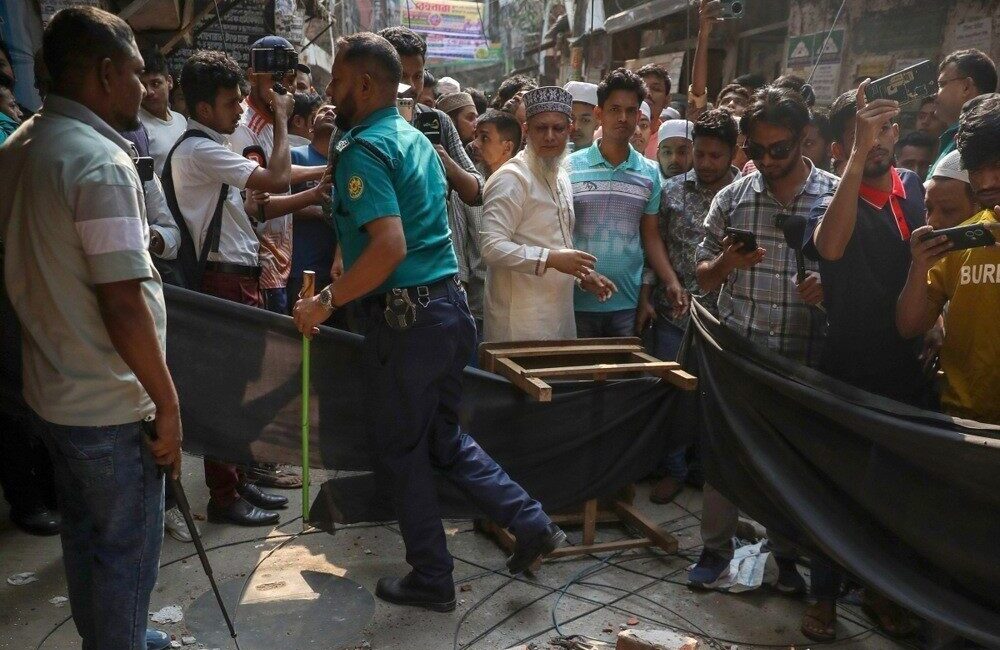 Bangladeş'teki Narsingdi kentinde 5.7 büyüklüğündeki depremde 5 kişinin hayatını kaybettiği,