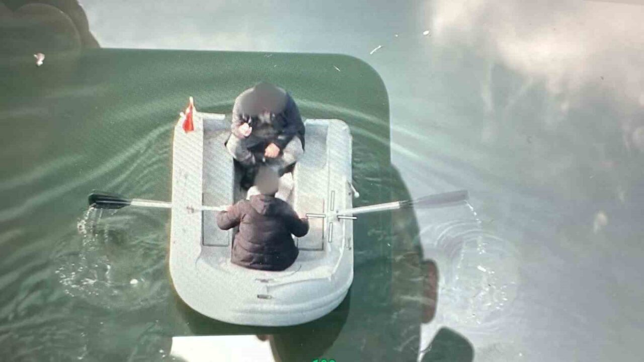 Tokat'ın Erbaa ilçesinde, Tepekışla Barajı'nda kaçak balık avcılığı yapan Y.