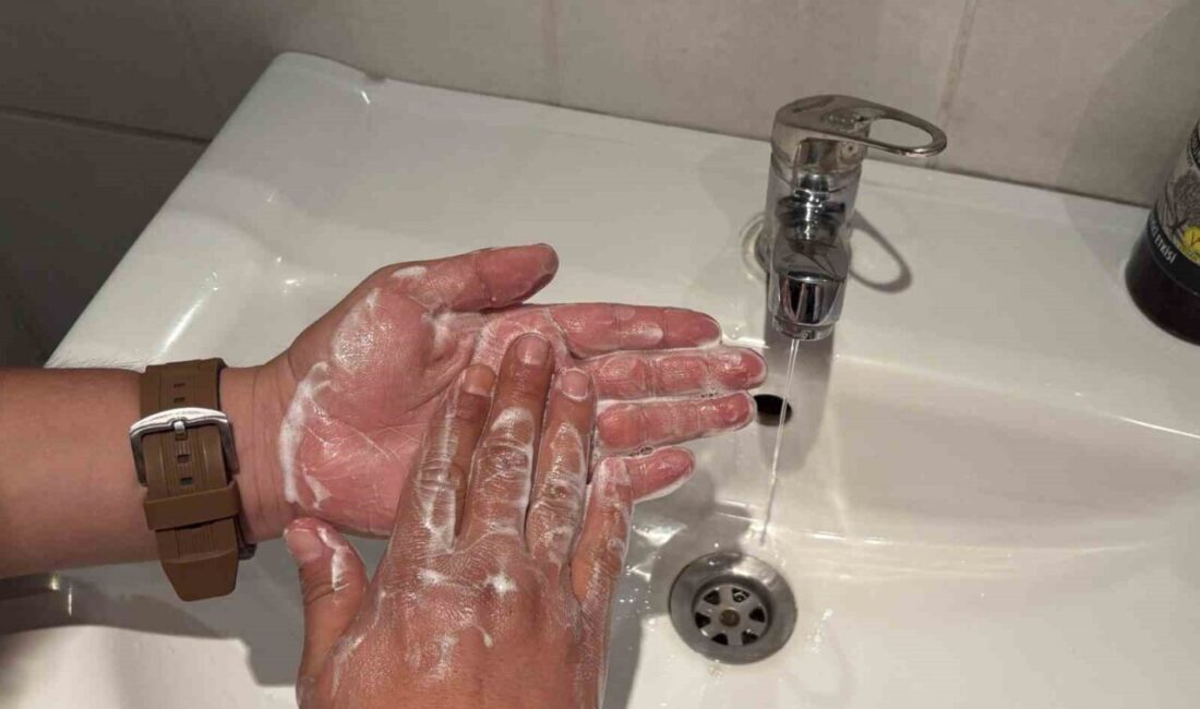 İZSU’dan Su Kesintilerine Devam Açıklaması: 13 İlçede Gece Süresince Uygulama Yapılacak İzmir Su ve Kanalizasyon İdaresi (İZSU), kuraklık nedeniyle su kesintilerini