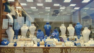 İstanbul Başakşehir'deki kuyumcu dükkânına gerçekleştirilen hırsızlık girişimi, güvenlik ekibinin hızlı