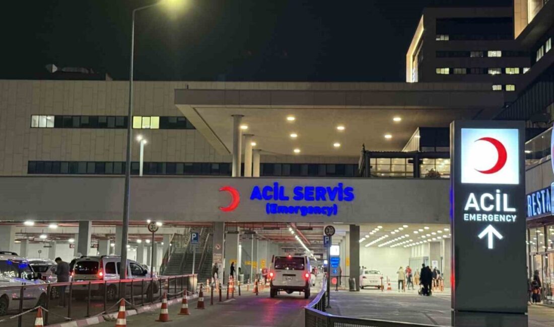 Başakşehir'deki bir ortaokulda, kantinden yemek yiyen yaklaşık 30 öğrenci zehirlenme