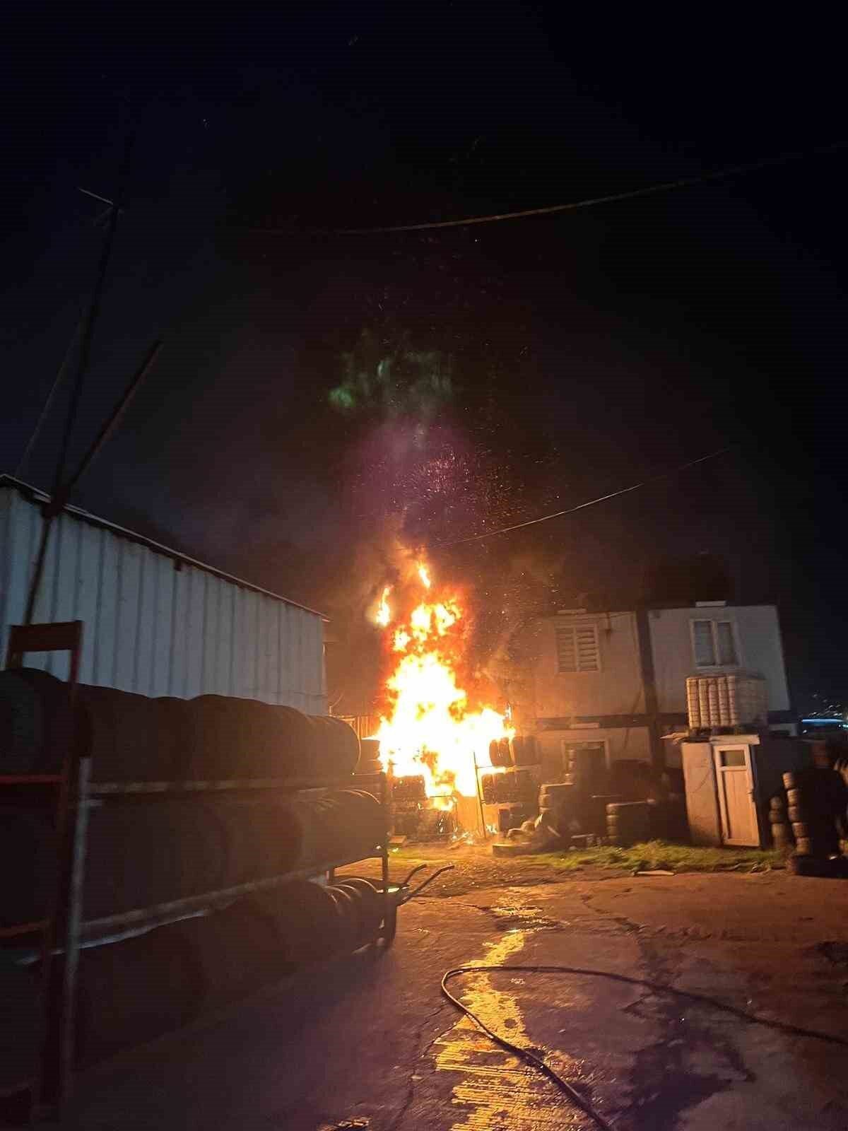 Başakşehir Ziya Gökalp Mahallesi'nde, bir hurdacıda sobadan çıktığı öne sürülen