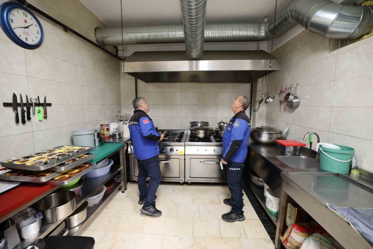 Başiskele Belediyesi Zabıta Ekipleri, Kafe ve Restoranlarda Geniş Kapsamlı Denetimler Gerçekleştirdi