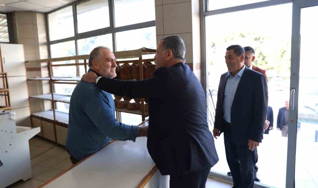 Yunusemre Belediye Başkanı Semih Balaban, Uncubozköy Mahallesi'ndeki esnafı ziyaret ederek