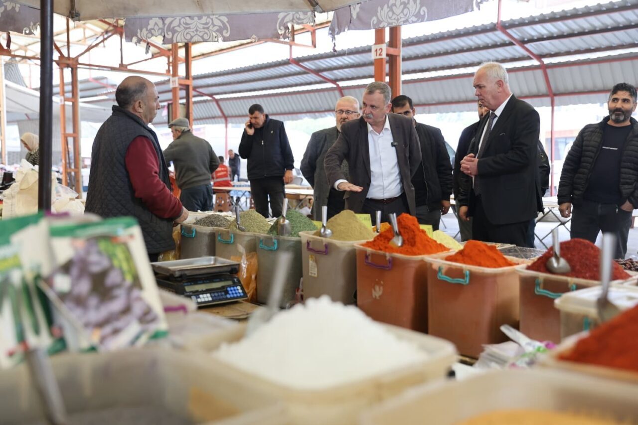 Yunusemre Belediye Başkanı Semih Balaban, "Yunusemre’yi Hep Birlikte Yöneteceğiz" sloganıyla