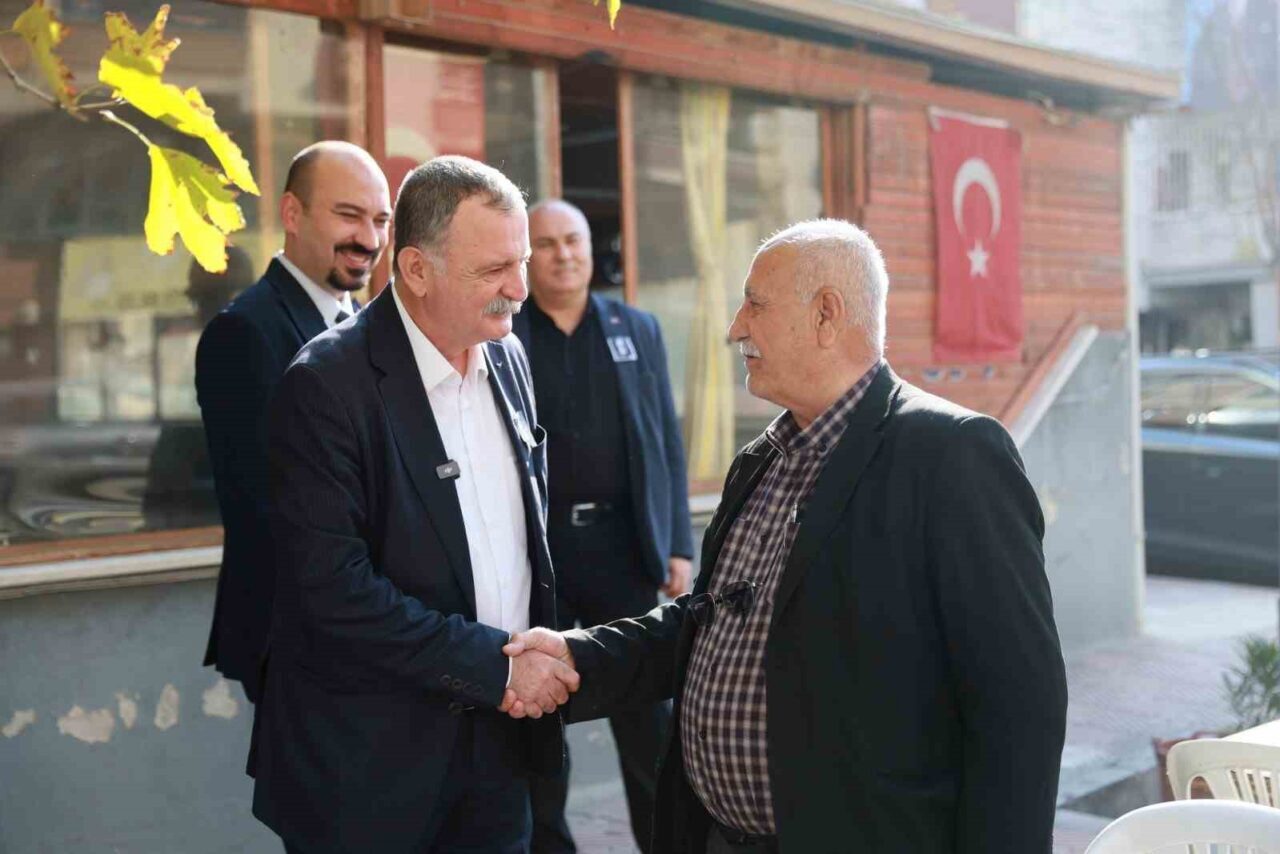 Yunusemre Belediye Başkanı Semih Balaban, Yenimahalle esnafını ziyaret ederek sorunları