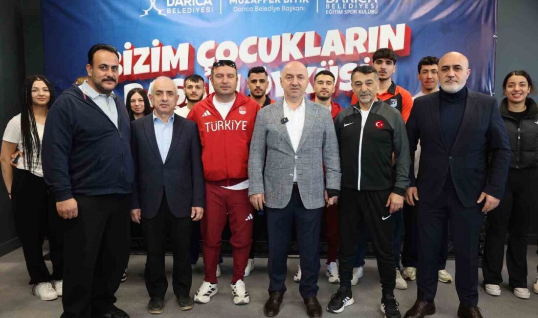 Darıca Belediye Başkanı Bıyık, Milli Sporcularla Bir Araya Gelerek Başarılarını Kutladı Darıca Belediye Başkanı Muzaffer Bıyık, Darıca Belediyesi Eğitim ve Spor