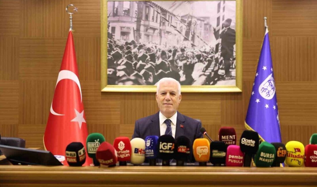 Bursa’da Su Tarifelerine Yönelik Düzenlemeler, Geleceğe Yatırım Olarak Değerlendirildi Bursa Büyükşehir Belediye Başkanı Mustafa Bozbey, BUSKİ'nin sürdürülebilir yatırımları için