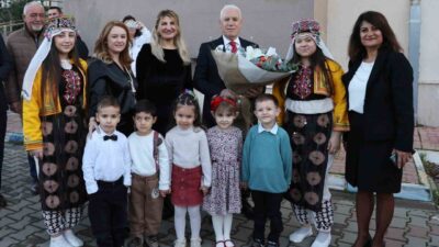 Bursa Büyükşehir Belediye Başkanı Mustafa Bozbey, 24 Kasım Öğretmenler Günü'nü