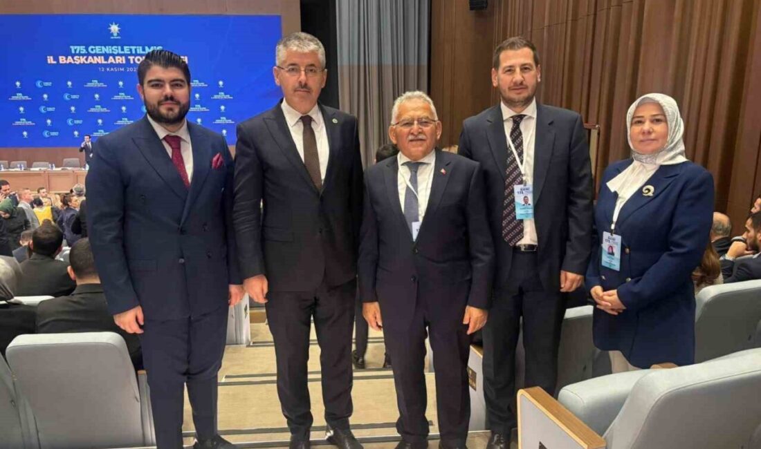 Büyükkılıç, Cumhurbaşkanı Erdoğan ile AK Parti İl Başkanları Toplantısı’na Katıldı Kayseri Büyükşehir Belediye Başkanı Dr. Memduh Büyükkılıç, Cumhurbaşkanı Recep Tayyip