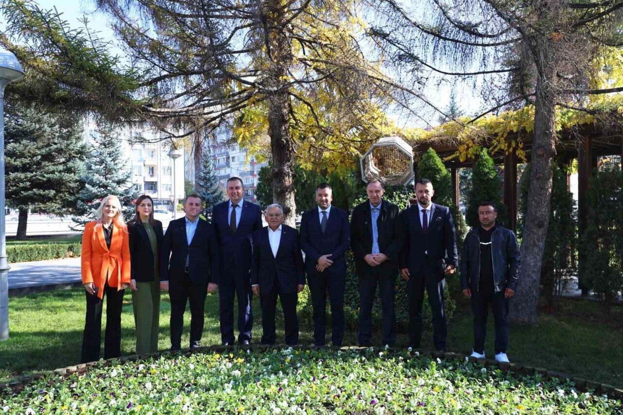 Kayseri Büyükşehir Belediye Başkanı Dr. Memduh Büyükkılıç, Bosna-Hersek’in Hadii Belediye