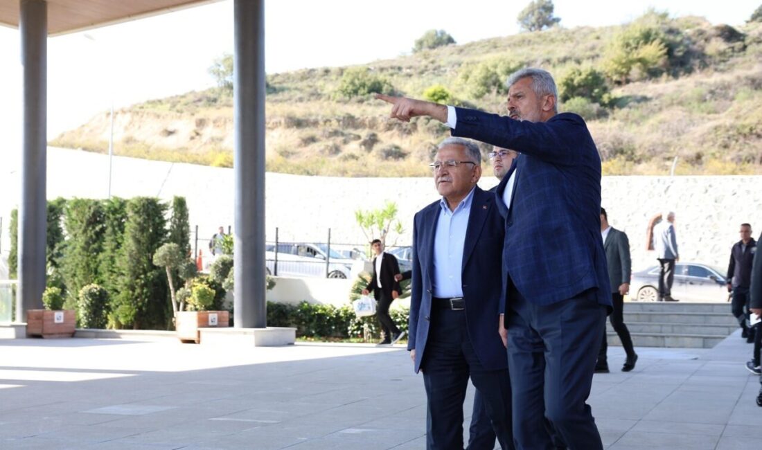 Başkan Büyükkılıç, Hatay’da Yerel Yöneticileri Ziyaret Etti Kayseri Büyükşehir Belediyesi Başkanı Dr. Memduh Büyükkılıç, Hatay'da Valilik ve