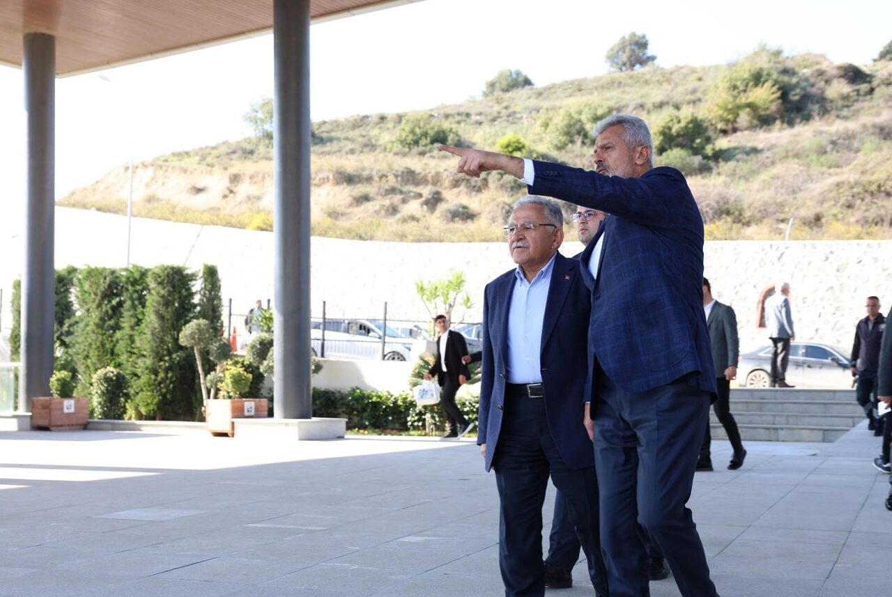 Kayseri Büyükşehir Belediyesi Başkanı Dr. Memduh Büyükkılıç, Hatay'da Valilik ve