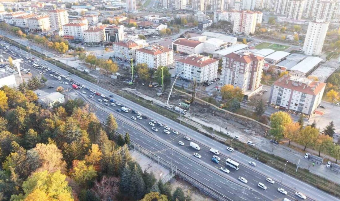 Kayseri’de 295 Milyon TL’lik Yeni Sanayi Katlı Kavşak Projesi İlerlemede Kayseri Büyükşehir Belediye Başkanı Dr. Memduh Büyükkılıç, 295 milyon TL
