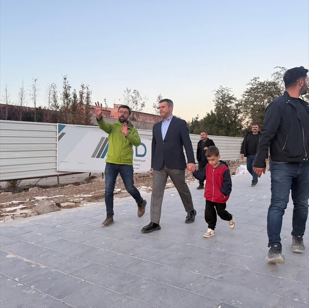 Karabük Belediye Başkanı Özkan Çetinkaya, şehir merkezindeki cadde düzenlemelerini inceledi.