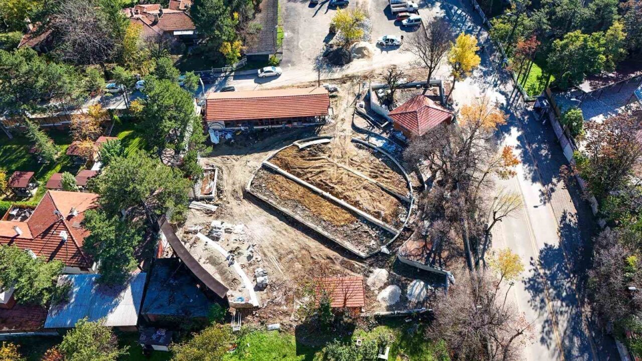 Karabük Belediye Başkanı Özkan Çetinkaya, Yenişehir Açık Hava Sineması'ndaki yenileme