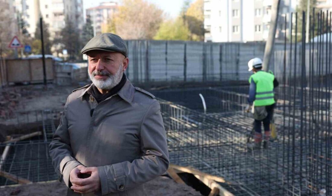 Kocasinan’da Yeni Aile Sağlık Merkezi İnşaatı Başladı Kocasinan Belediye Başkanı Ahmet Çolakbayrakdar, Erciyesevler Mahallesi'nde yapımı başlayan 7