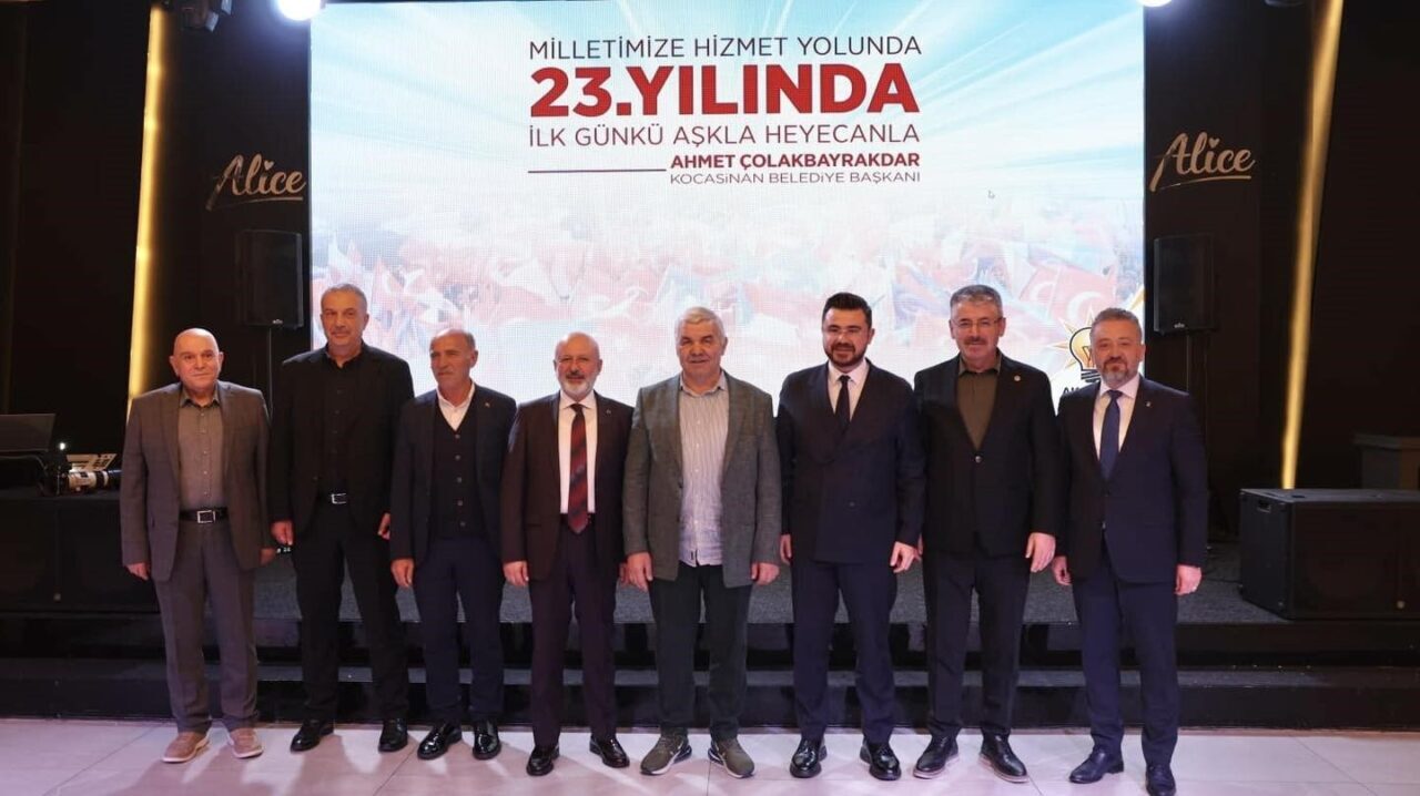 Kocasinan Belediye Başkanı Ahmet Çolakbayrakdar, AK Parti’nin 23. yıl kutlamasında