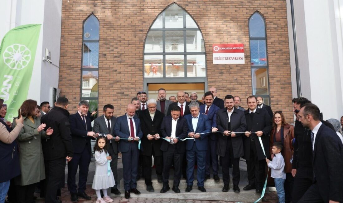 Kocasinan Belediyesi'nin desteklediği Erkilet Kur'an Kursu açıldı. Kocasinan Belediye Başkanı