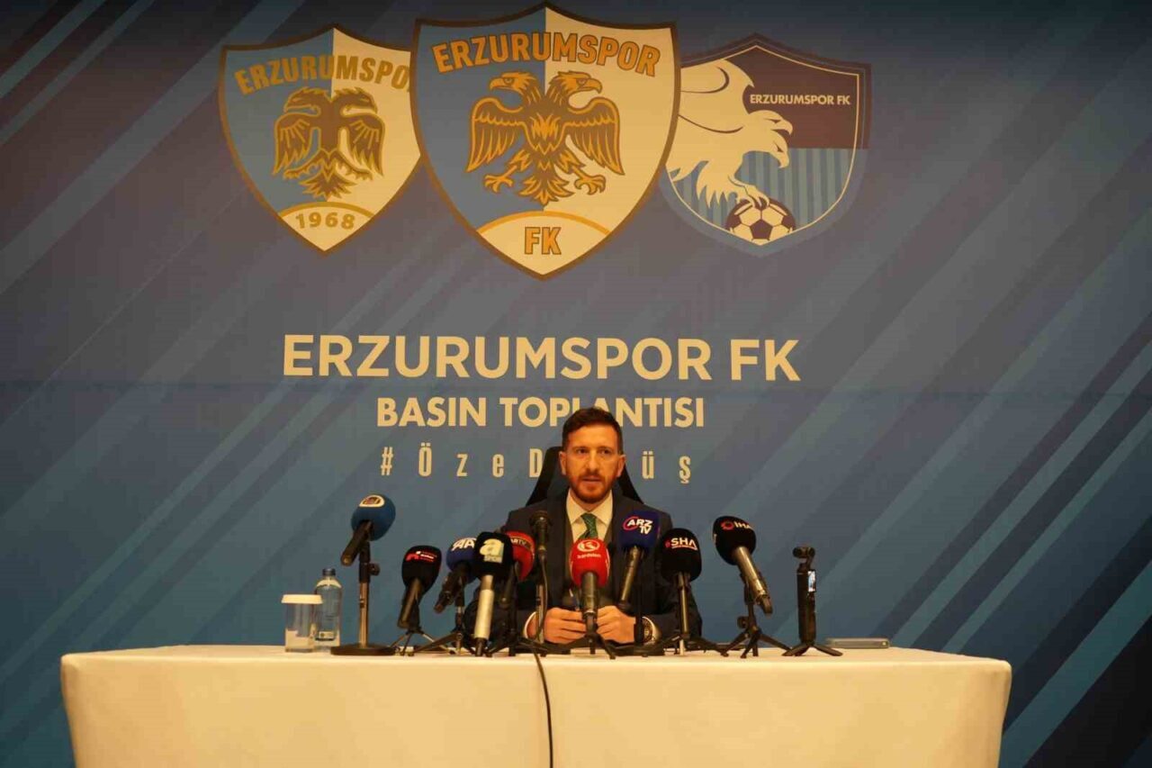 Erzurumspor FK Başkanı Ahmet Dal, basın toplantısında kulüp hedeflerinden, hakem