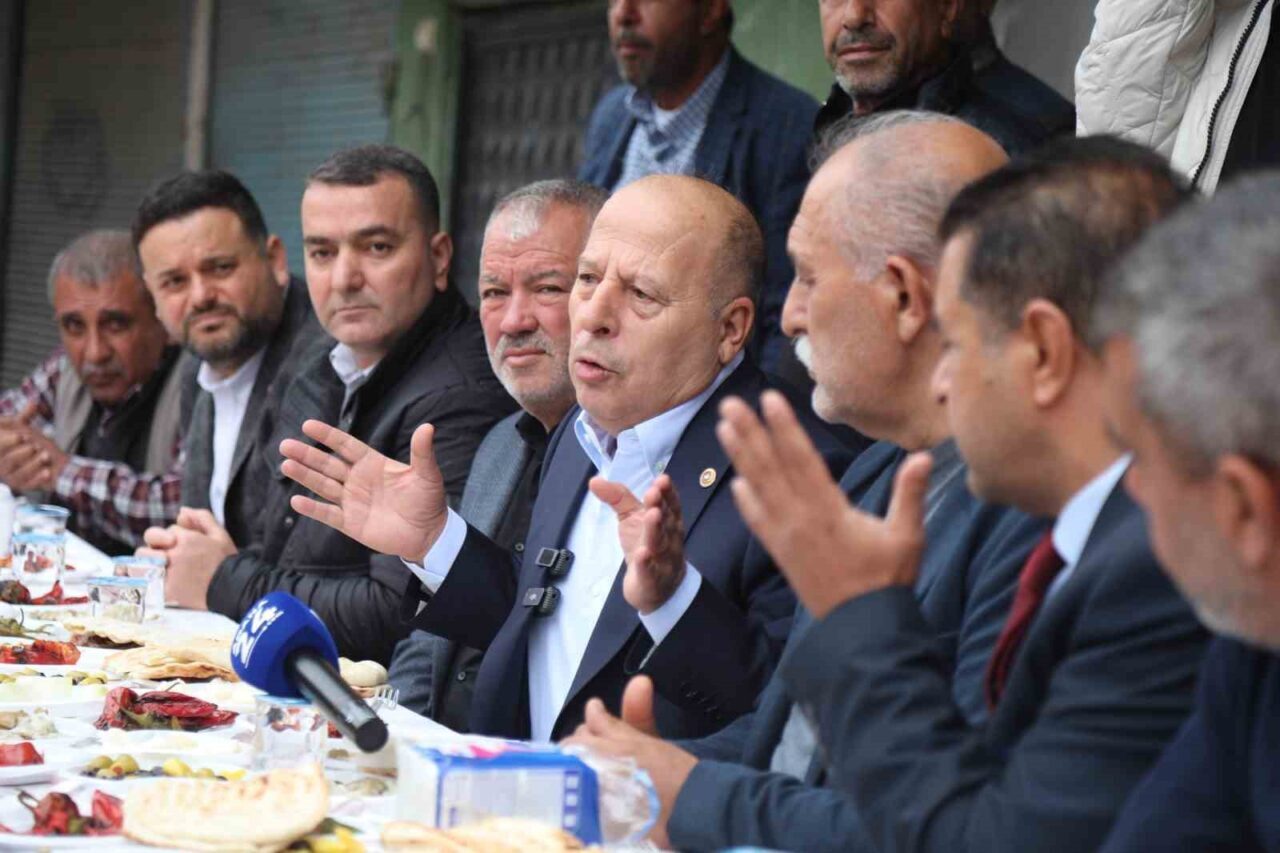 Yüreğir Belediye Başkanı Ali Demirçalı, 19 Mayıs Mahallesi'nin yapay zeka