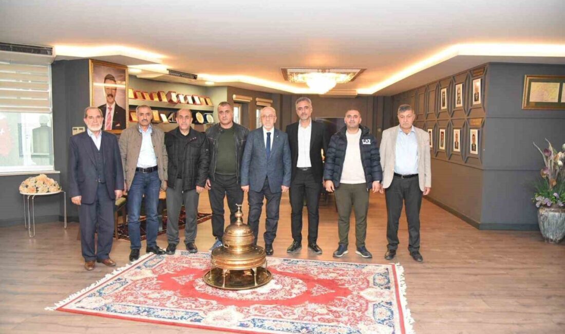 Elazığ Ticaret Borsası ve Heylanlılar Derneği’nden Ekonomik ve Sosyal İşbirliği Vurgusu Elazığ Ticaret Borsası Başkanı Mehmet Ali Dumandağ, Heylanlılar Yardımlaşma ve