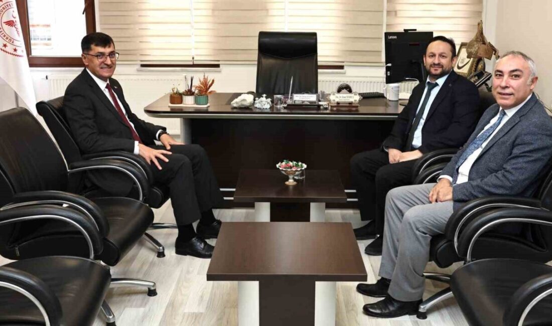 Kütahya Belediye Başkanı Eyüp Kahveci, İl Sağlık Müdürü Doç. Dr.