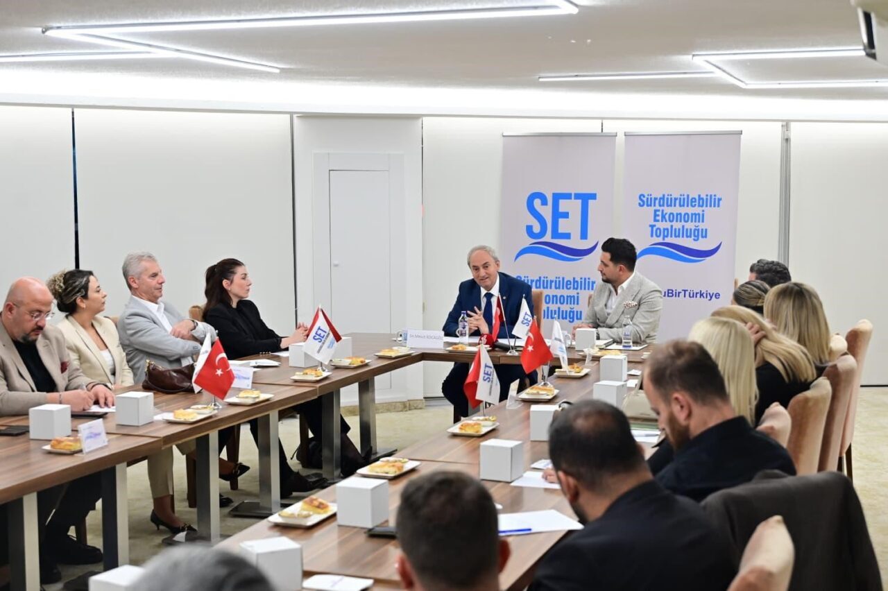 Kepez Belediye Başkanı Mesut Kocagöz, Sürdürülebilir Ekonomi Topluluğu toplantısında, sosyal