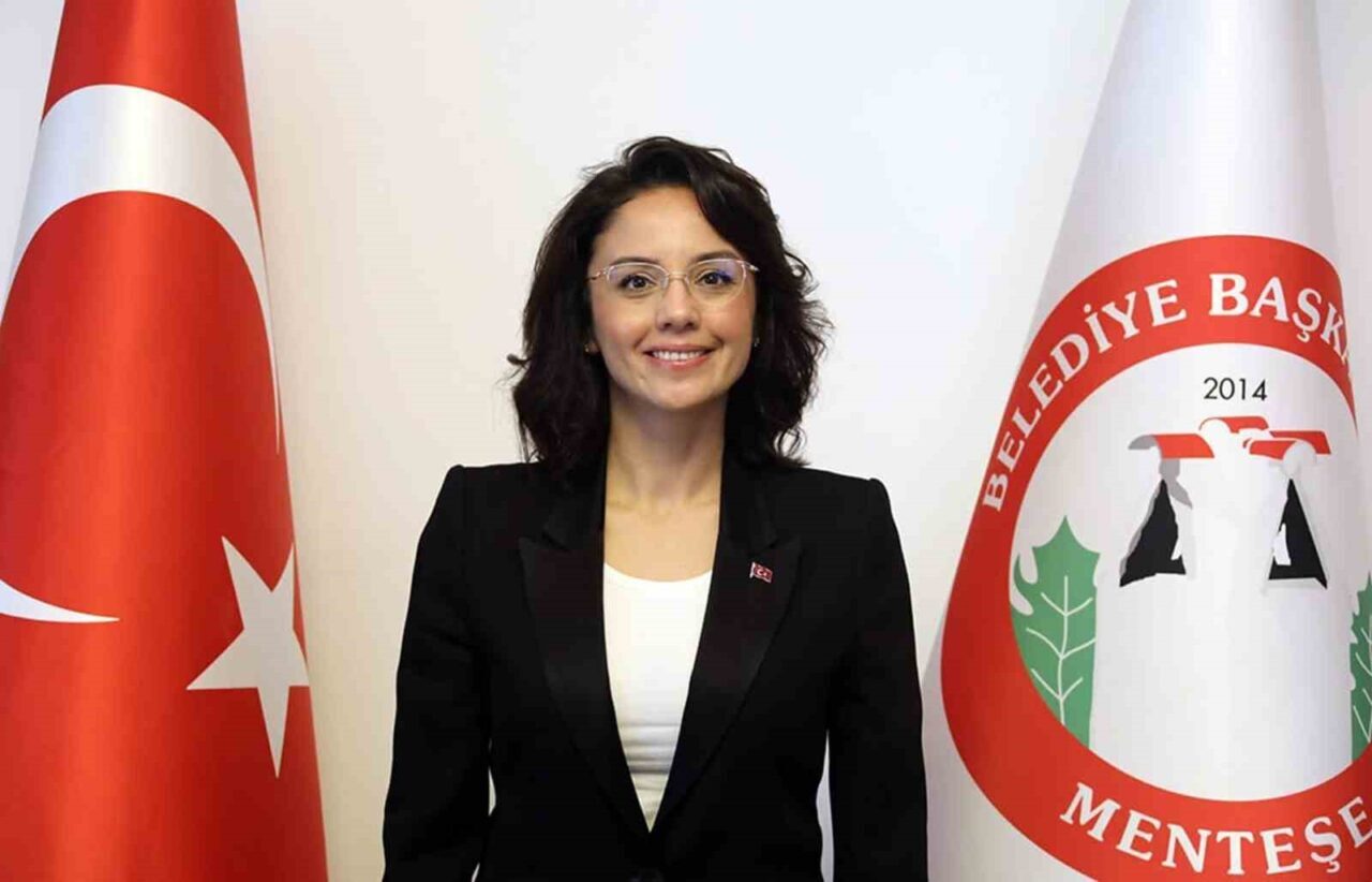 Menteşe Belediye Başkanı Gonca Köksal Aras, Gazi Mustafa Kemal Atatürk'ün