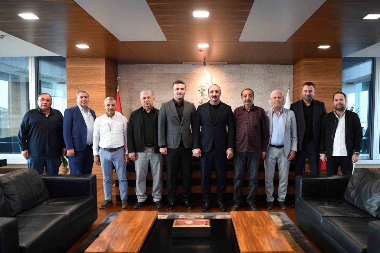 Konyaaltı Belediye Başkanı Cem Kotan, Özel Halk Otobüsleri Kooperatifi Başkanı