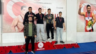 Samsun’un İlkadım Belediyespor Güreş Takımı, düzenlenen Büyükler ve 17-18 yaş