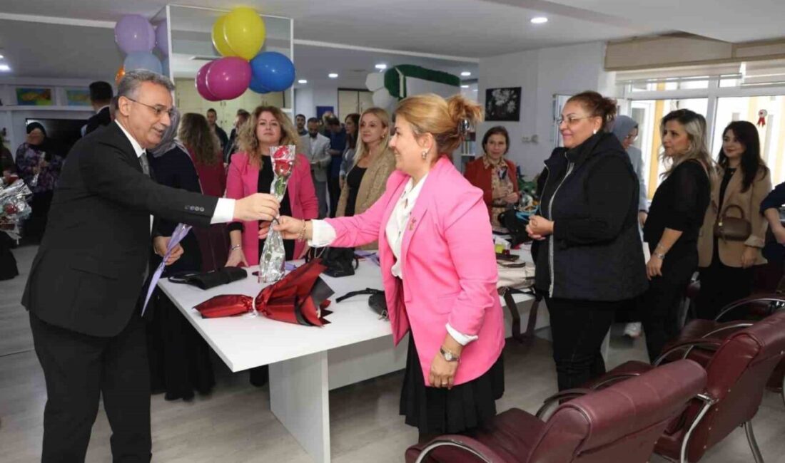 Samsun'un İlkadım ilçesinde, Belediye Başkanı İhsan Kurnaz, 24 Kasım Öğretmenler