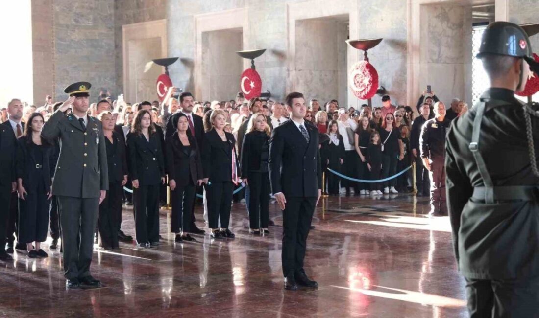 Bodrum Belediye Başkanı Tamer Mandalinci ve meclis üyeleri, Anıtkabir'i ziyaret