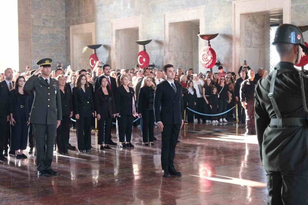 Bodrum Belediye Başkanı Tamer Mandalinci ve meclis üyeleri, Anıtkabir'i ziyaret