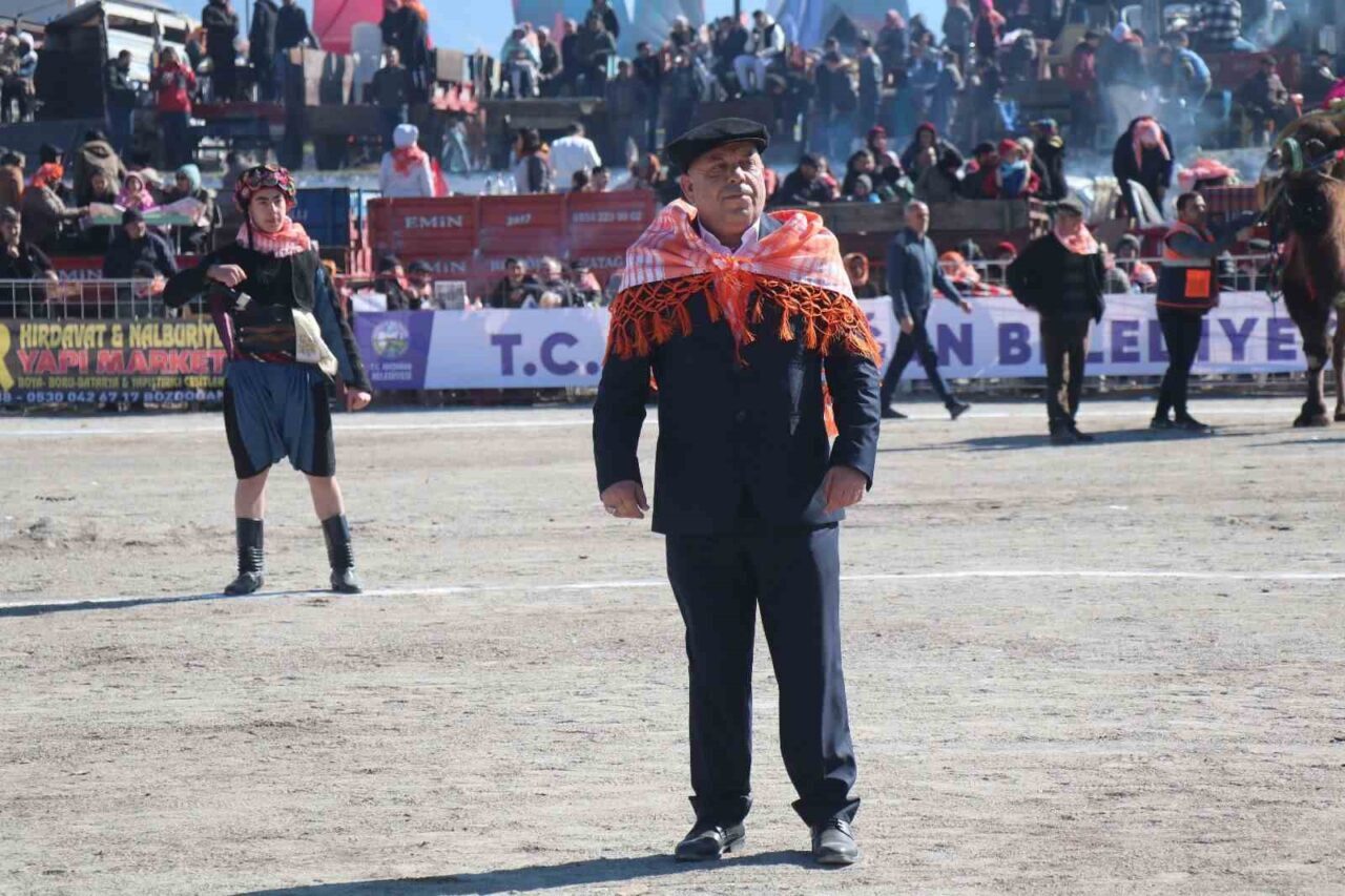 Bozdoğan'daki deve güreşleri, bu sezon Ramazan Ayı nedeniyle düzenlenmeyecek. Belediye