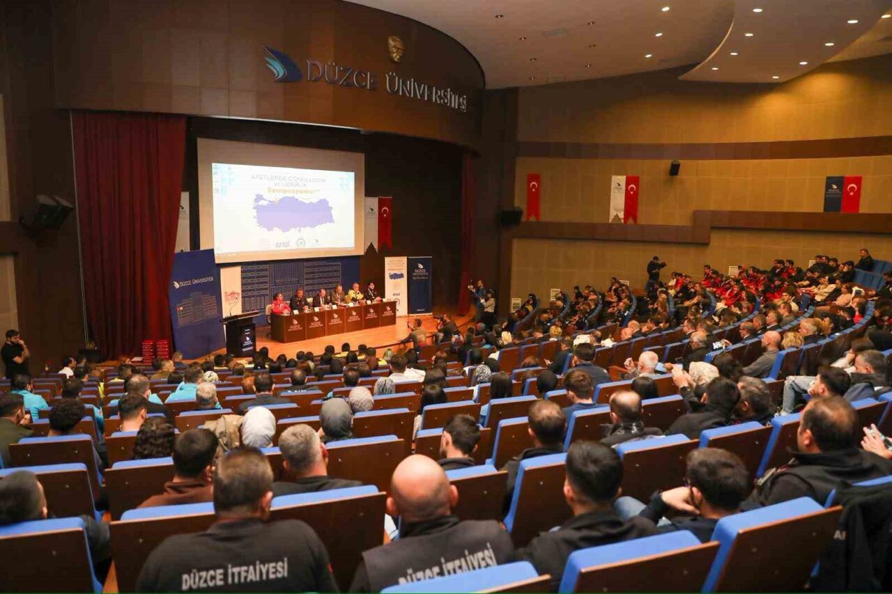 Düzce Belediye Başkanı Dr. Faruk Özlü, Düzce’den Türkiye’ye Afetlerde Gönüllülük