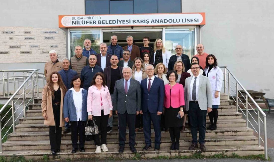 Nilüfer Belediye Başkanı Şadi Özdemir, 24 Kasım Öğretmenler Günü'nde eğitimcileri