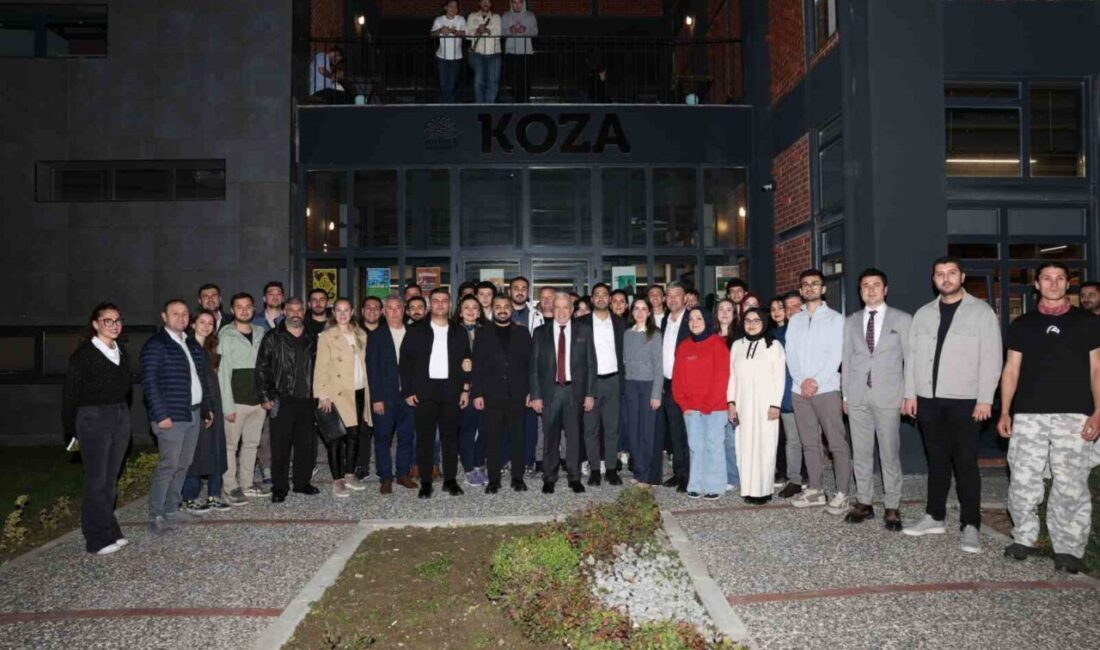 Nilüfer Belediye Başkanı Şadi Özdemir, Koza Kütüphane'yi ziyaret ederek vize