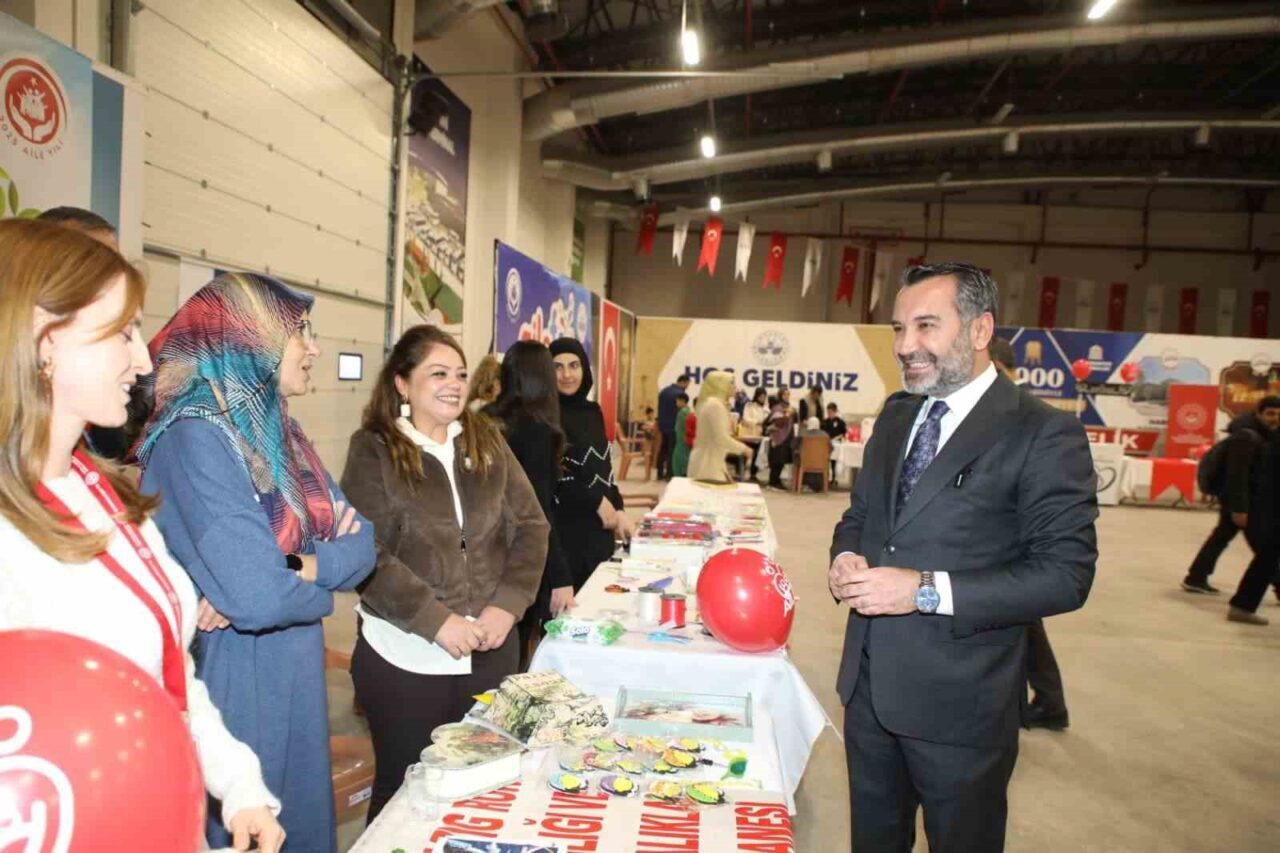 Elazığ Belediye Başkanı Şahin Şerifoğulları, "Aile Yılı" etkinlikleri kapsamında düzenlenen