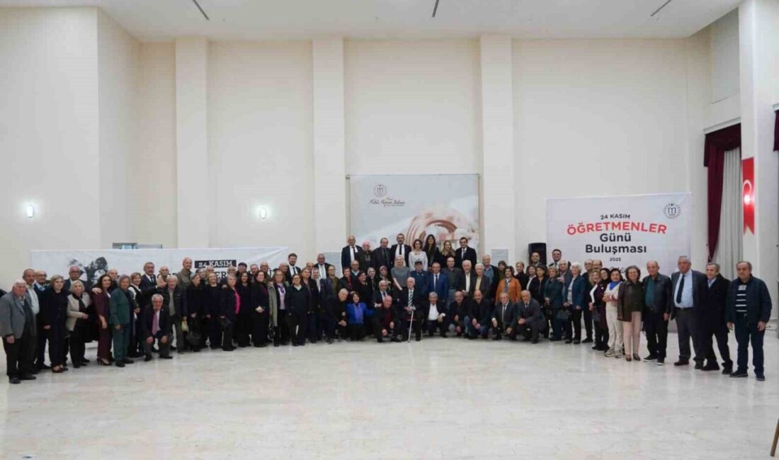 Bilecik Belediye Başkanı Melek Mızrak Subaşı, emekli ve görevdeki öğretmenlerle