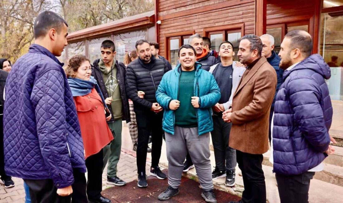 Başkan Hasan Ulutaş, İbni Sina Özel Eğitim Okulu Öğrencileri ile Bir Araya Geldi Malatya Akçadağ Belediye Başkanı Hasan Ulutaş, İbni Sina Özel Eğitim